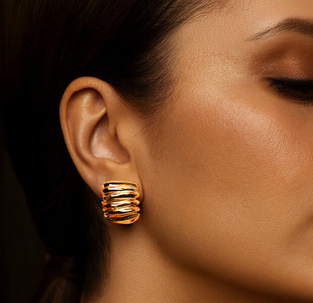 Chic Earrings for Modern Women
